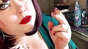 British BBW Plays With Tits As She Smokes OMI - Tina Snua